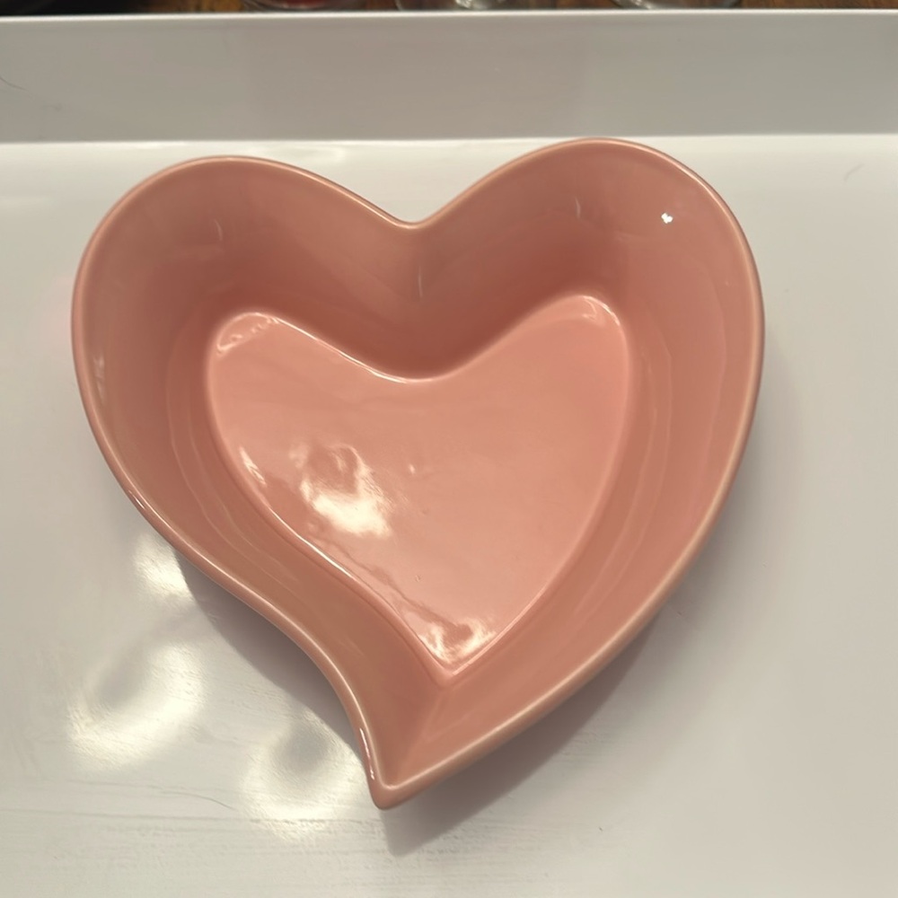 Chantal- 3 cup- Heart Dish- candy or baking